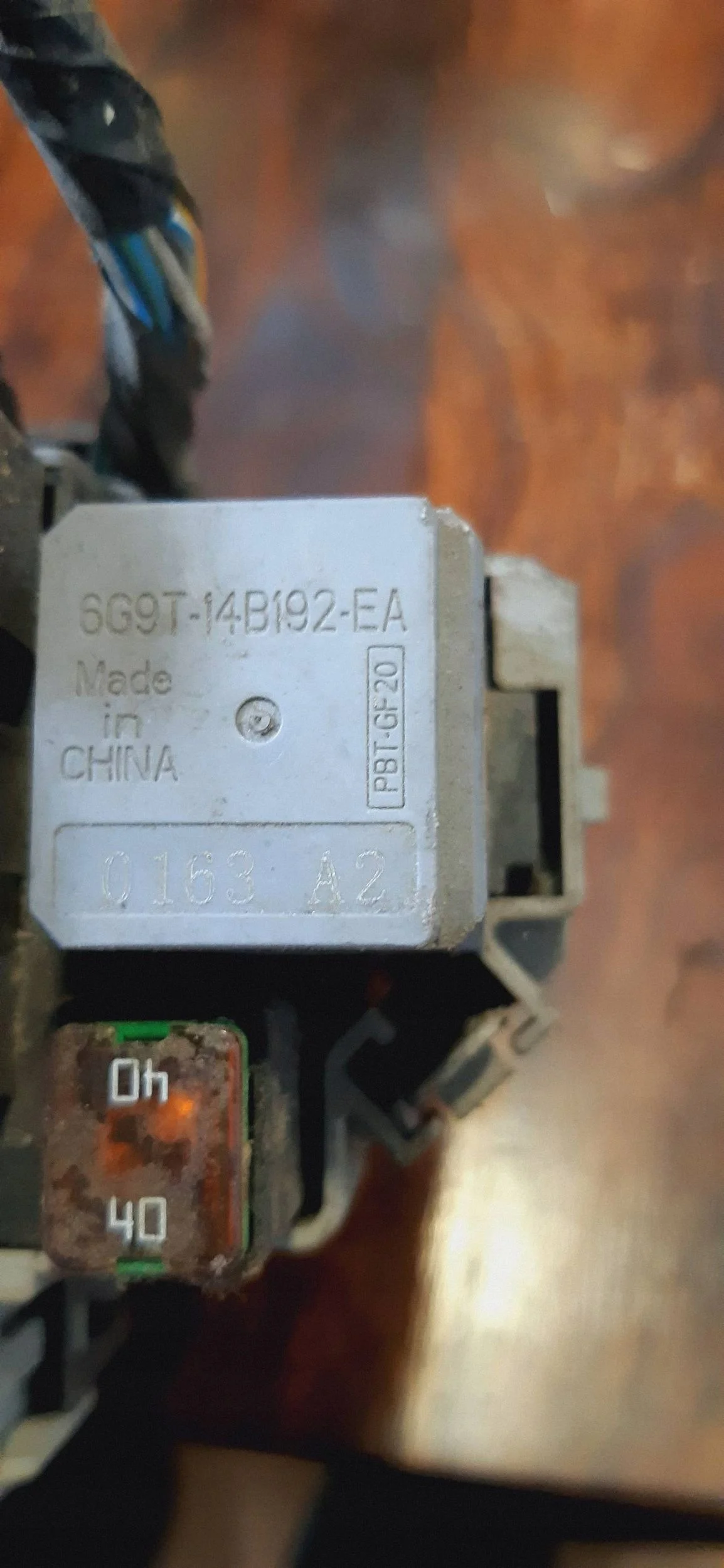 Caixa de fusíveis Ford Mondeo Mk III 6G9T14B192EA image 3
