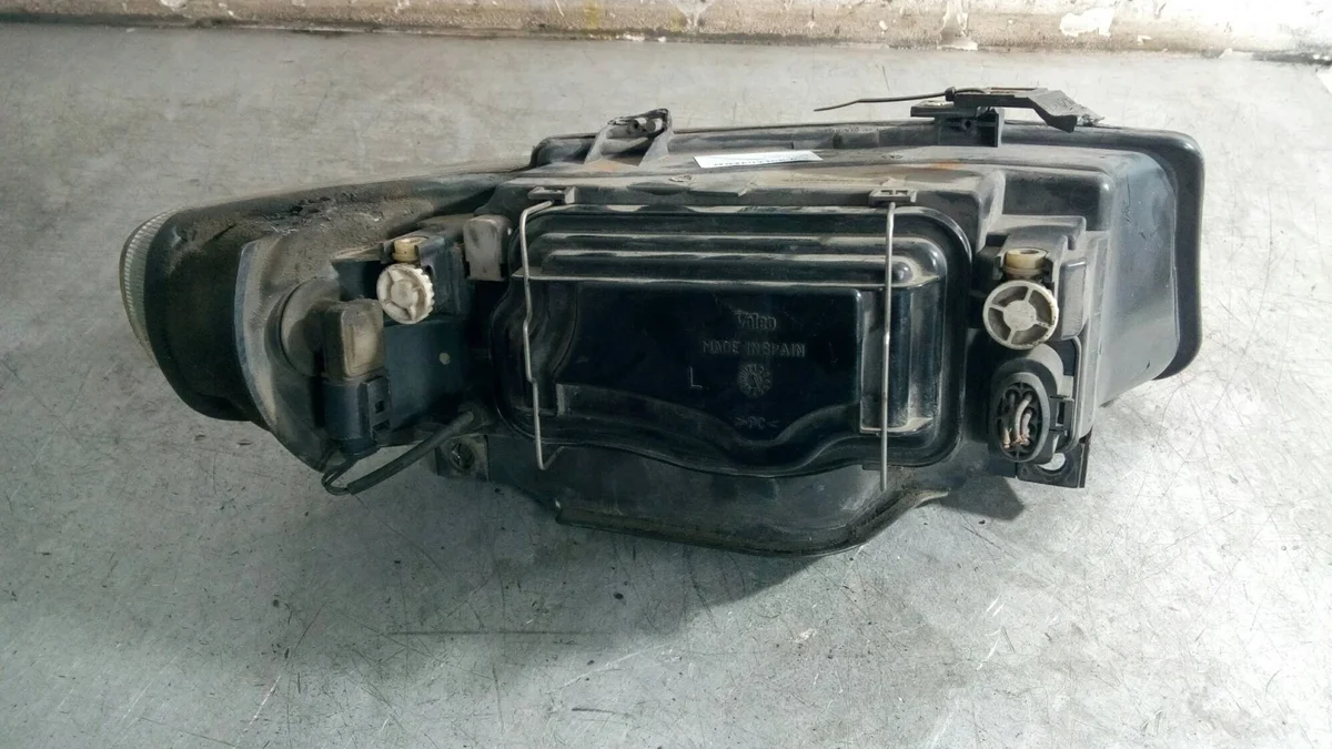 Vänster framlykta SEAT Toledo 1M19410011B image 3