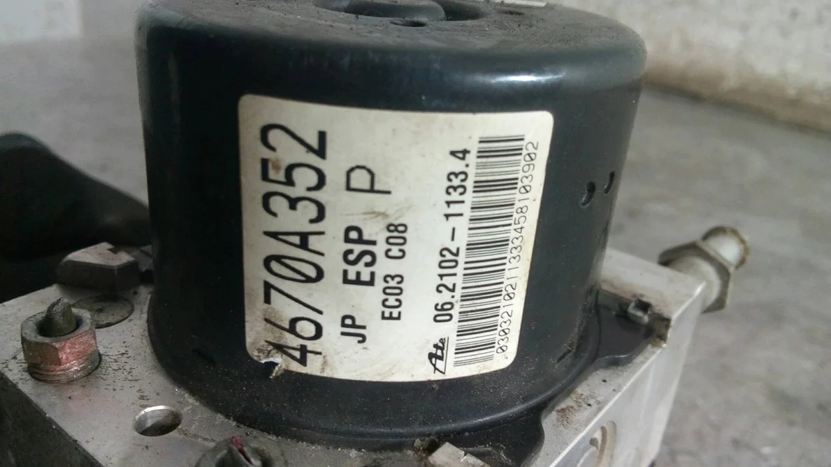 Pompe ABS Mitsubishi Lancer 4670A352 image 4
