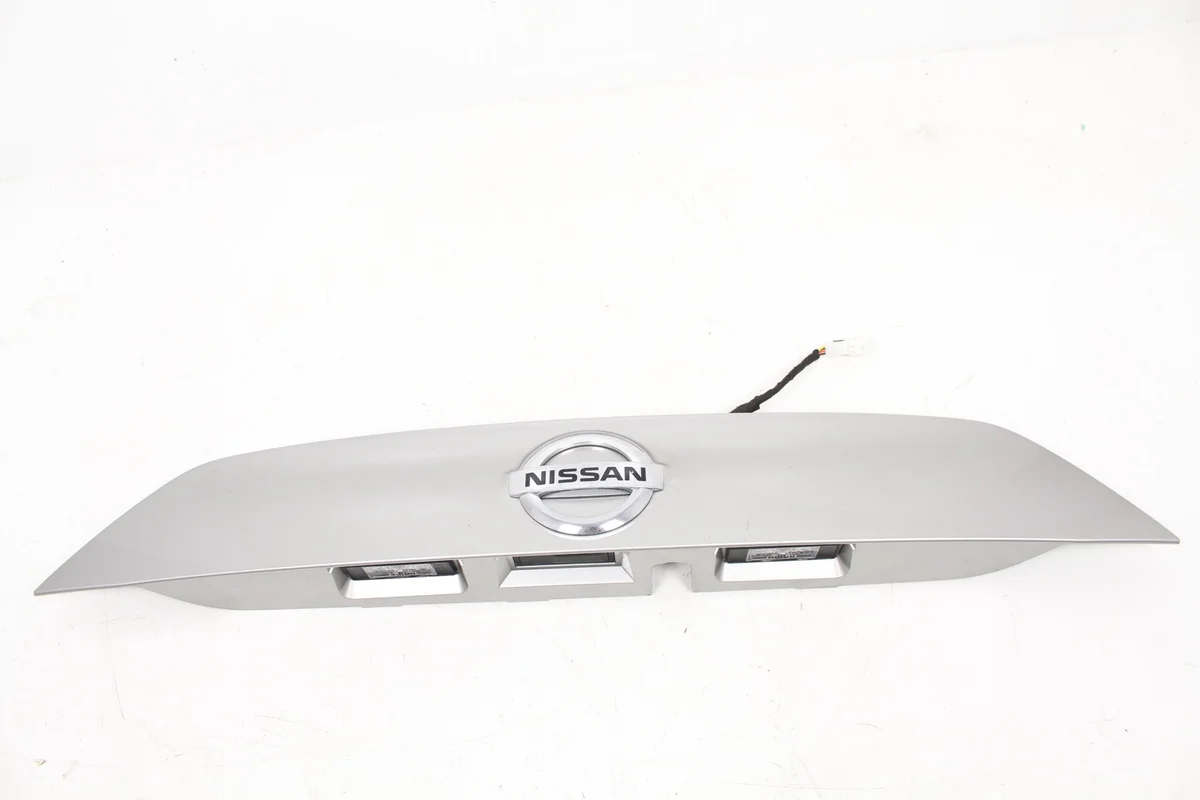 Nissan Qashqai J11 takaluukun koristelista 908104ESXX