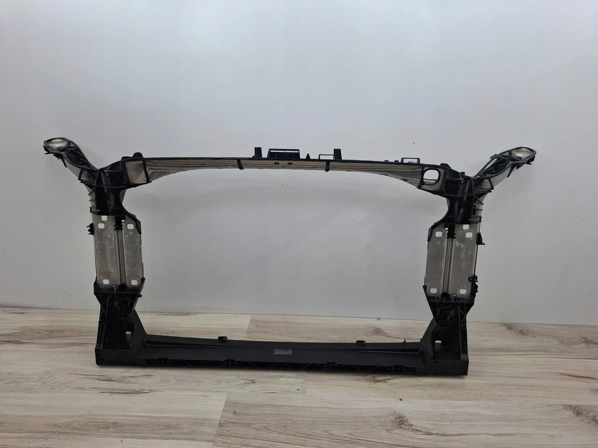 Voorste radiatorsteun Audi A6 S6 C8 4K0805594