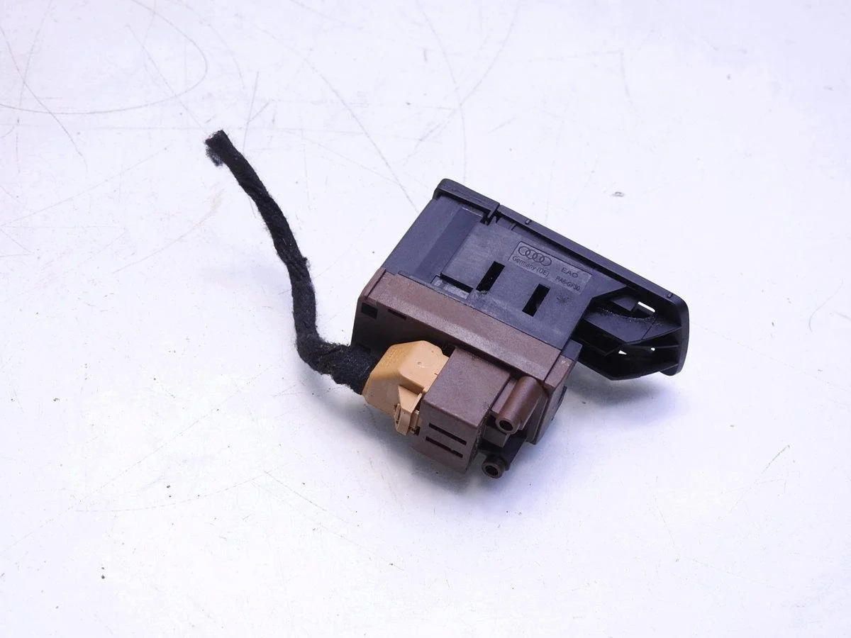 Audi A4 B8 Handremknop 8K1927325 image 3
