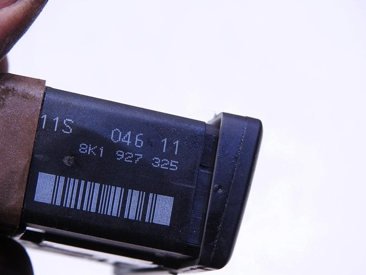 Audi A4 B8 Handremknop 8K1927325 image 5