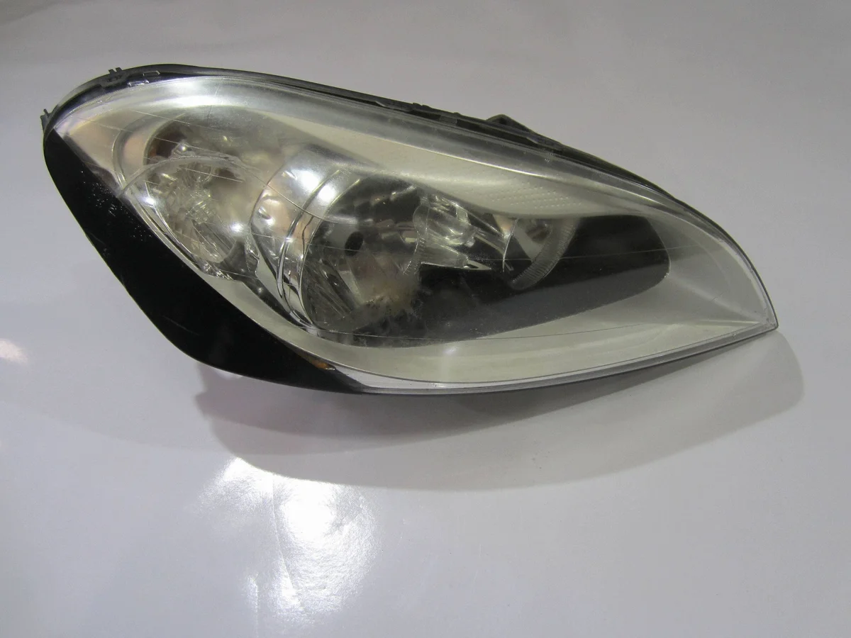 Faro delantero derecho Volvo XC60 I COE7241