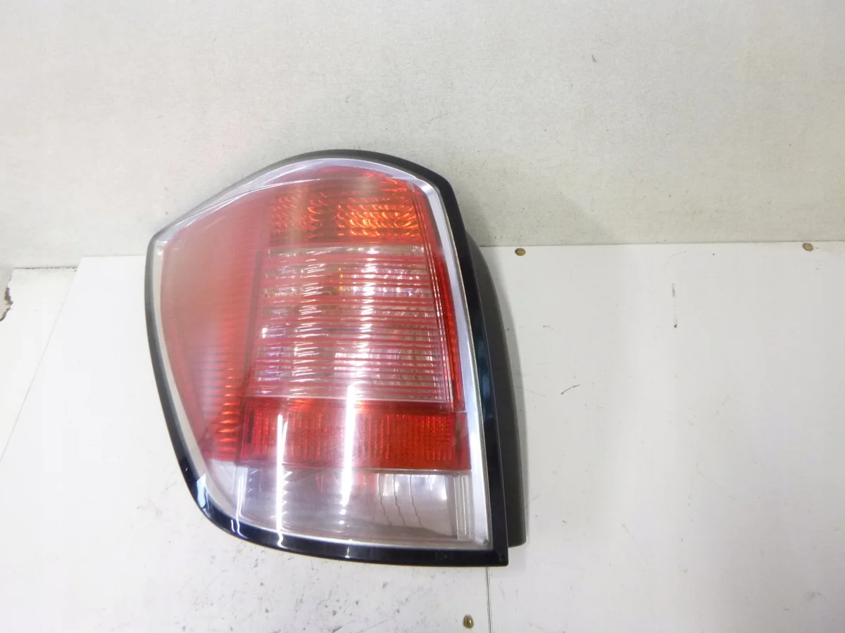 Baklykta Vänster Opel Astra H 24451838 Kombi