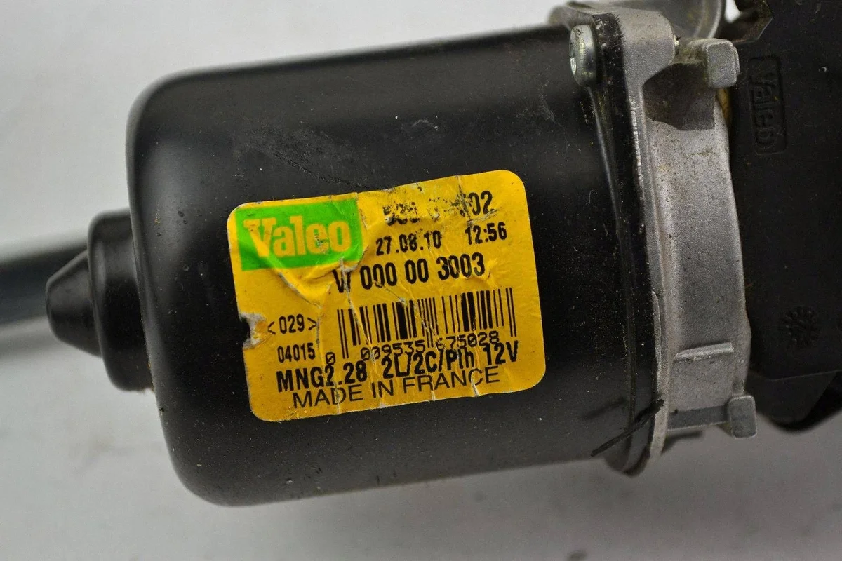 Renault Clio III Motor vindrutetorkare 8200268931 image 3