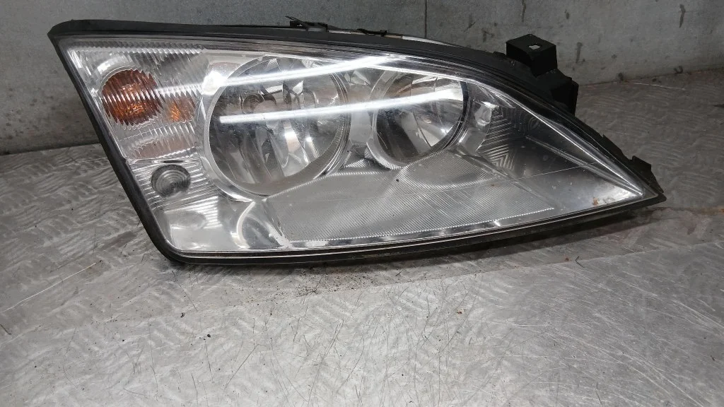 Farol Direito Ford Mondeo MK3 2000-2003