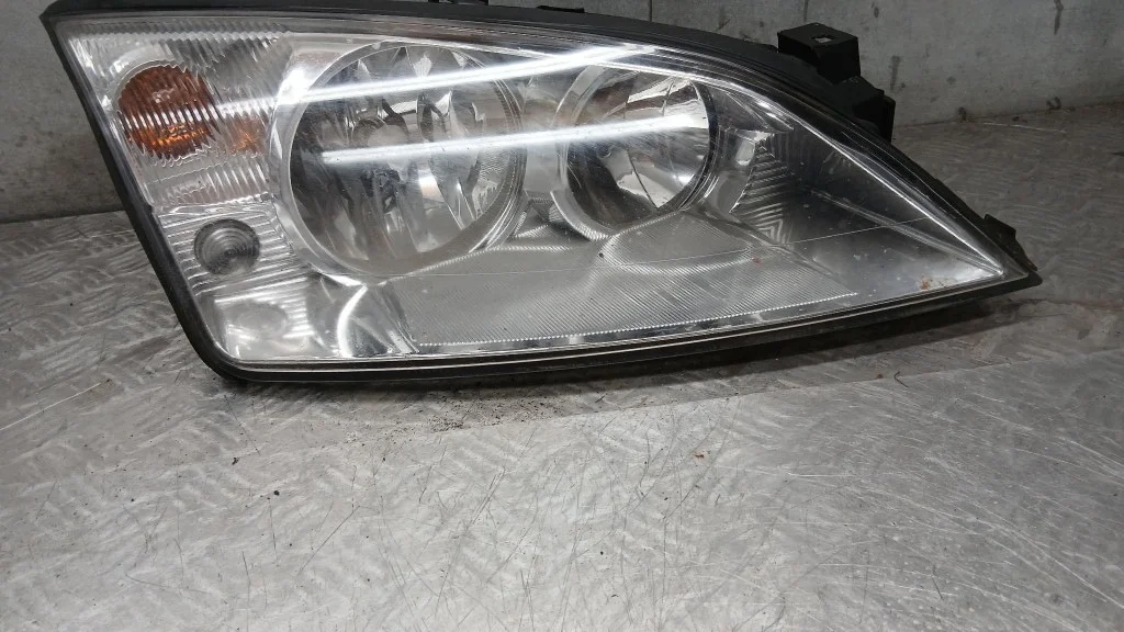 Ford Mondeo MK3 Headlight Right 2000-2003