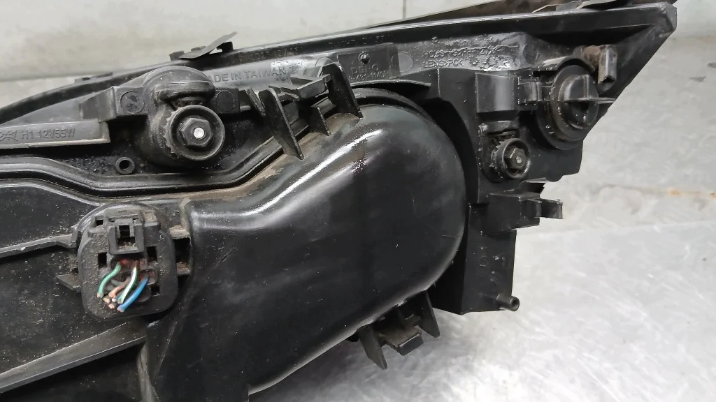 Phare droit Ford Mondeo MK3 2000-2003 image 7