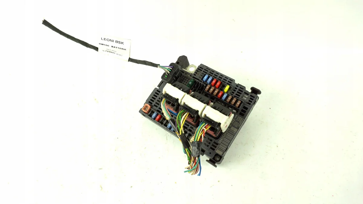 Boîtier fusibles BSM Peugeot 508 I 9674921980