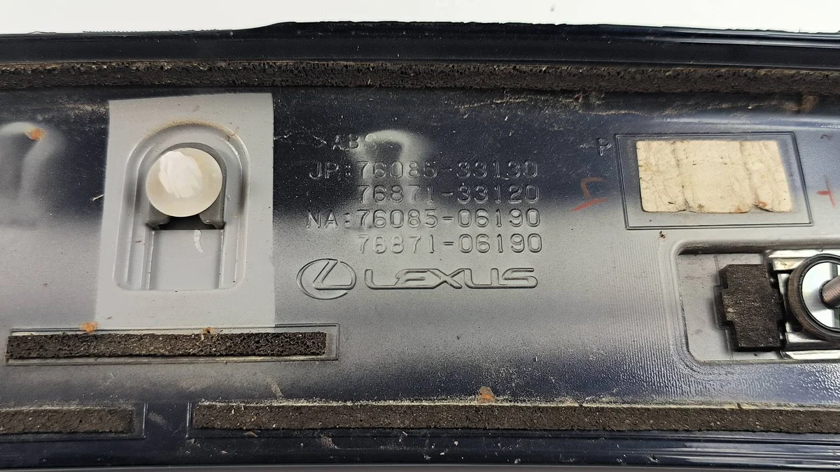 Spoiler 76085-33130 Lexus ES300h VII image 4