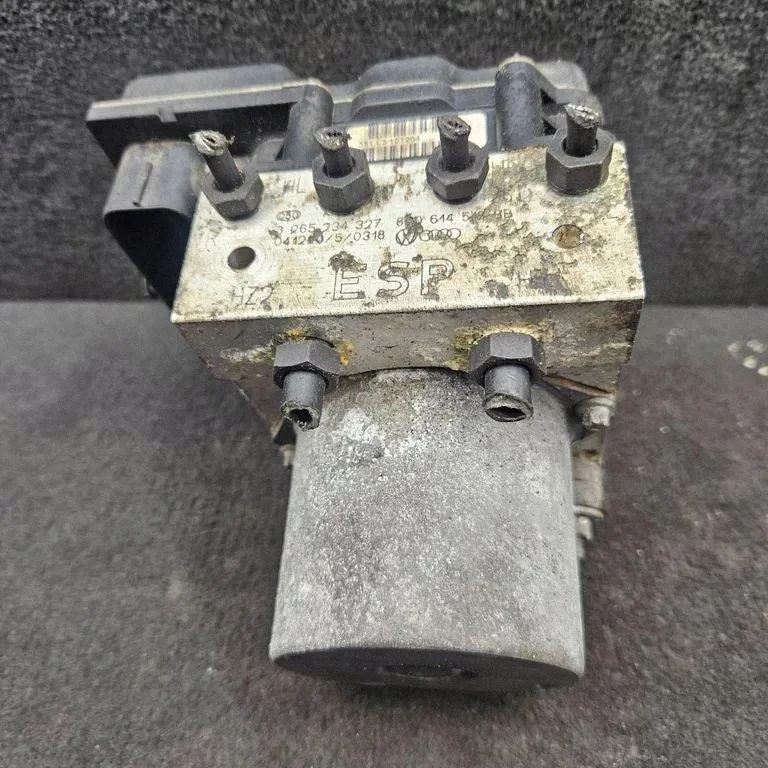 ABS ESP regeleenheid Audi A4 B7 3.2 FSI 8E0614517BB