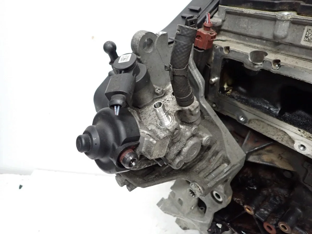 VW Tiguan 5NA moottorin pumppu 1.6TDI thumbnail 6