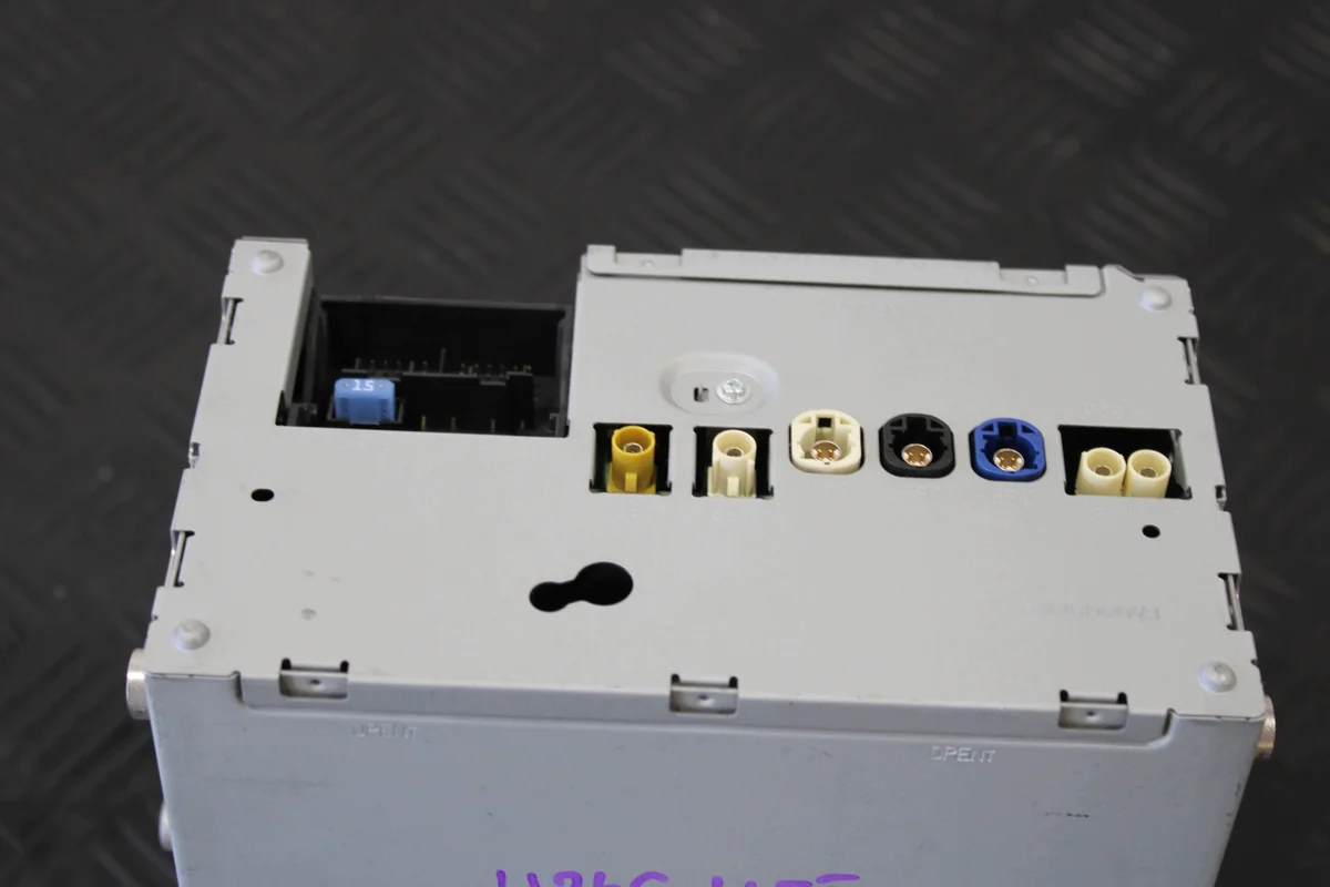 Radio Navigation Mercedes B-Klasse W246 A2469009916 image 3