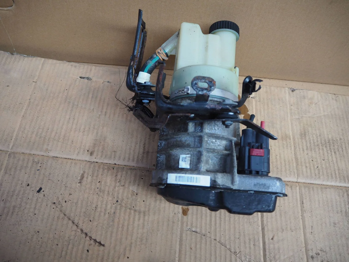 Ohjaustehostimen pumppu Renault 491103543R image 3