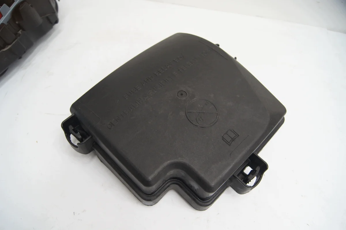 Iveco Daily IV 3.0 D Boîte à fusibles 5802866225