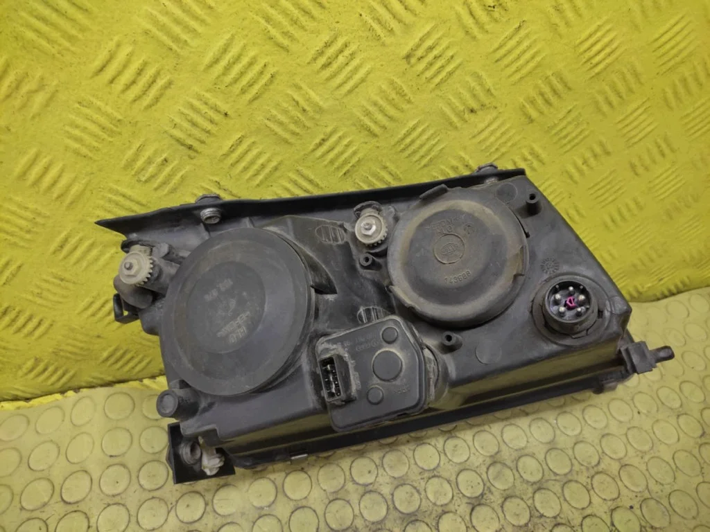 Volkswagen Passat B5 Headlight Left Front