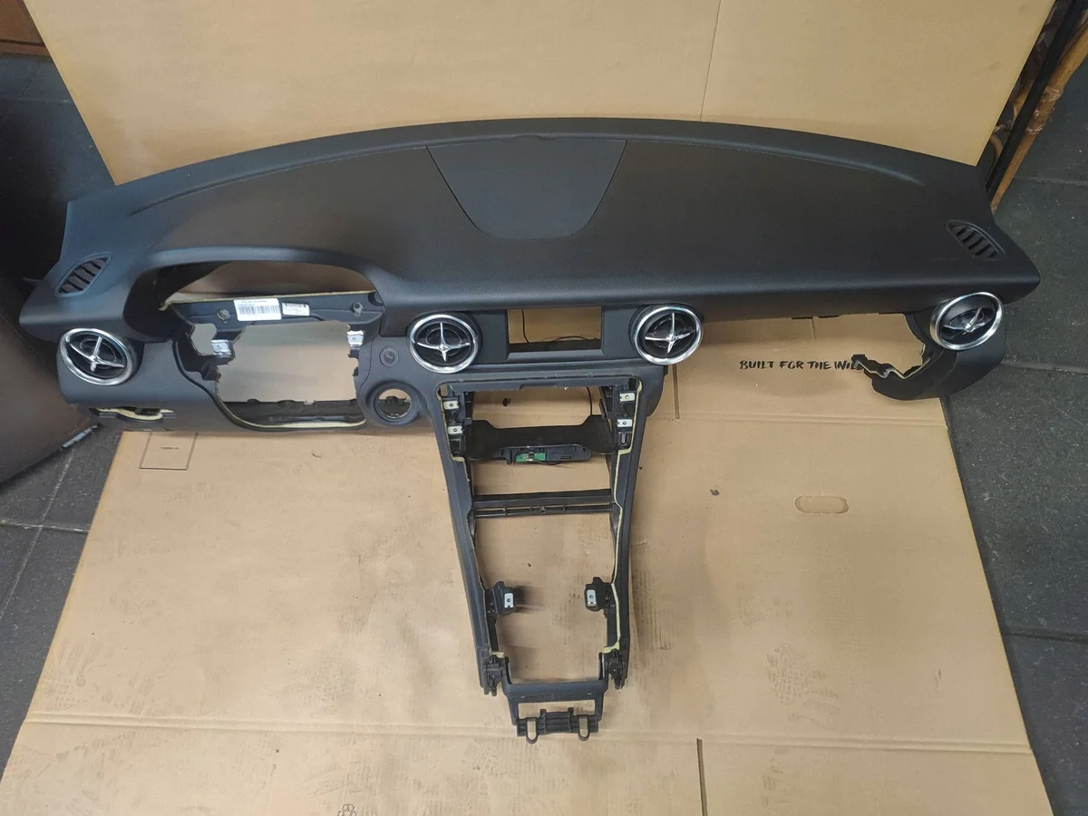 Consola Mercedes SLK R172 SLKR172DESKA