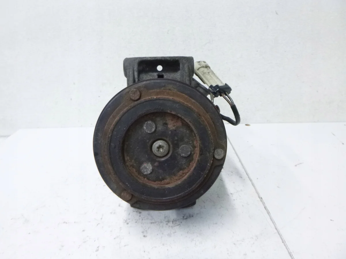 Compresseur Opel Astra H Zafira B Vectra C Meriva 1.6 16V 13124750