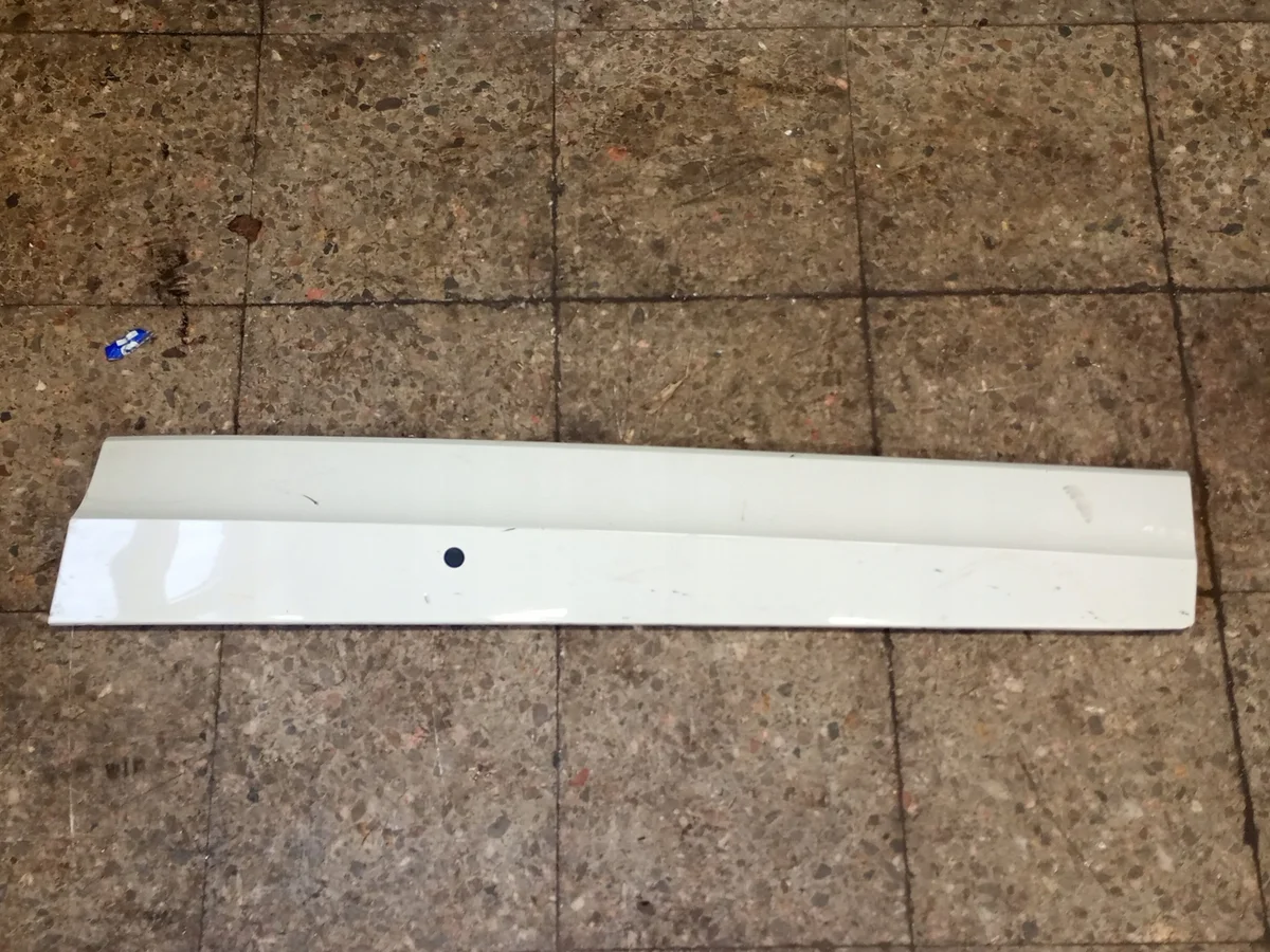 Friso Porta Dianteira Direita Cinza VW T-Roc 2GA853720A
