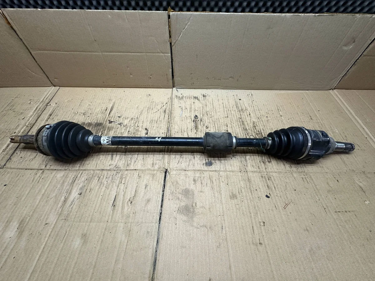 Antriebswelle vorne Toyota Yaris 434100D401VAR