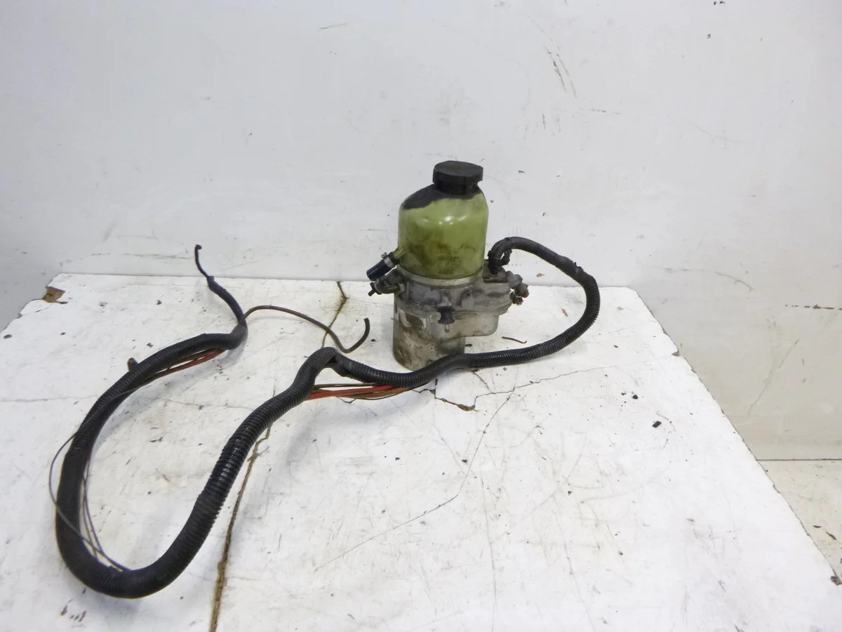 Pompe direction assistée Opel Astra H Zafira B 1396148