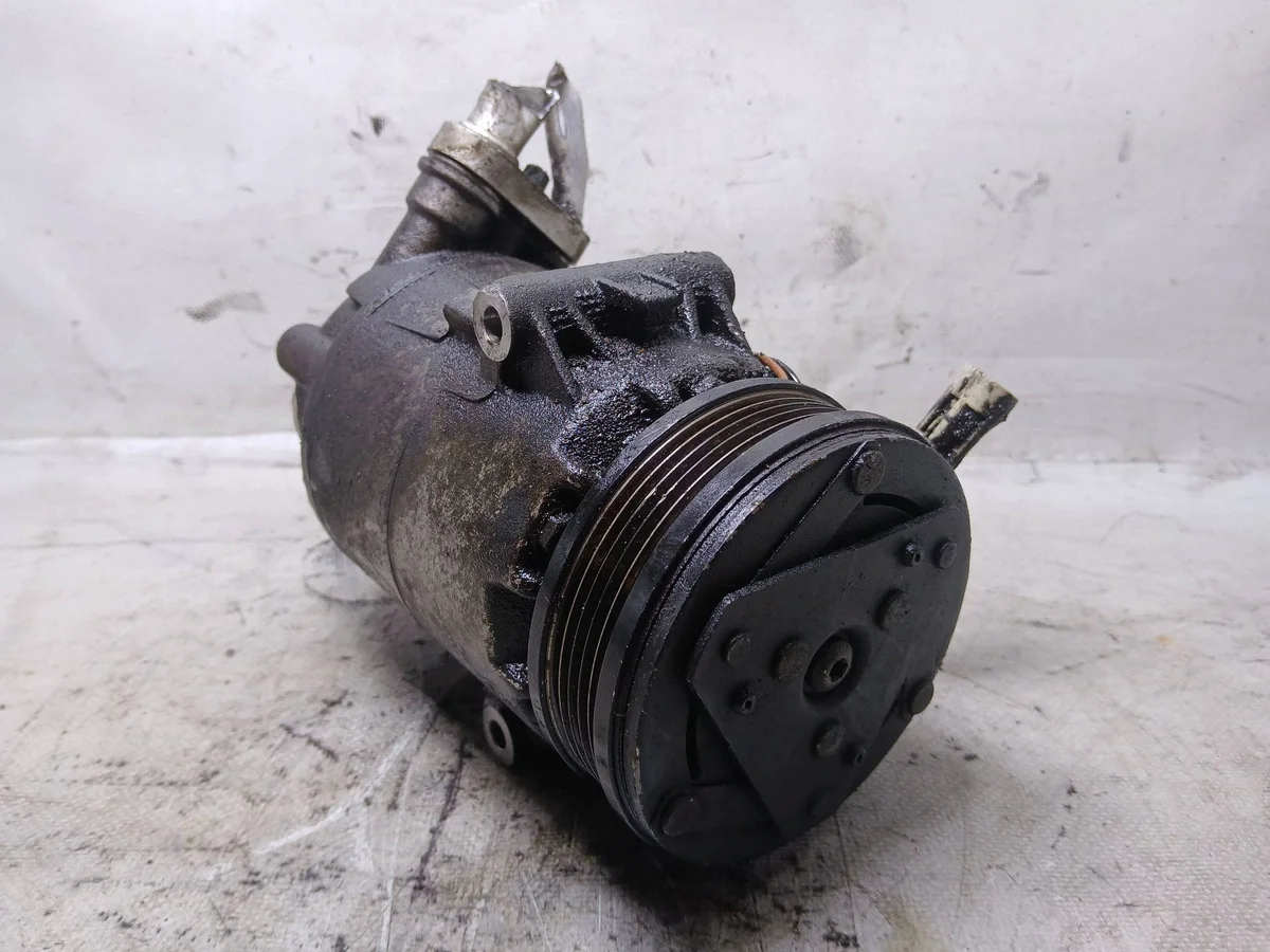 Compresseur de climatisation Opel Astra H 1.6 B 13297441KAS
