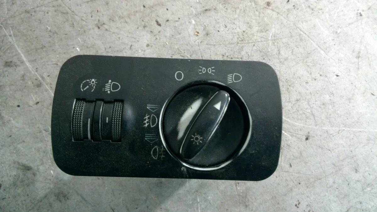 SEAT Toledo Light Switch 1M1941531E