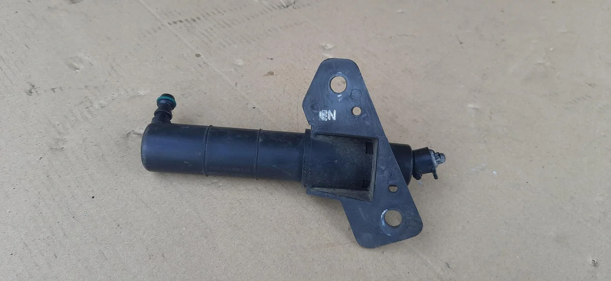 Lave-phare droit Kia Sportage III 00066135 image 4