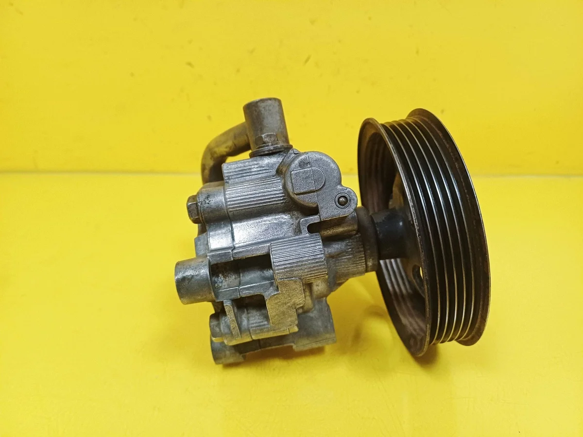 Ohjaustehostimen pumppu Toyota Corolla E11 DRCC99037 thumbnail 5