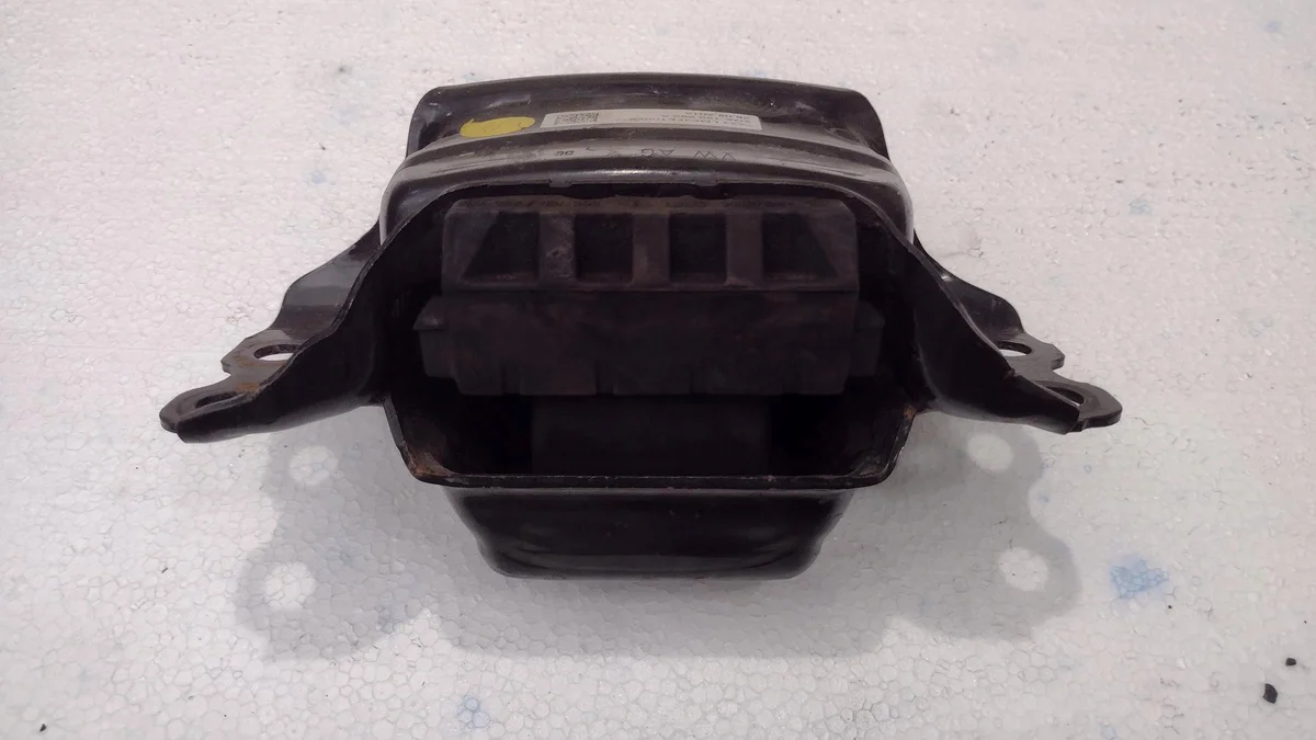 Motorlager VW Touran 5T 2.0 TDI 5QA199555A image 3