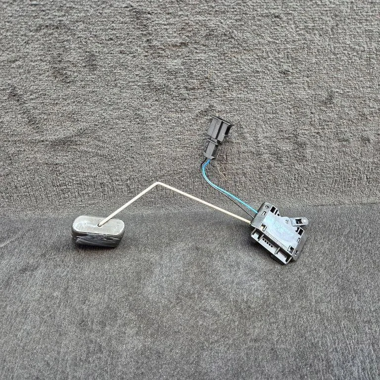 Audi A6 C6 bränslepumpsensor A2C53092044