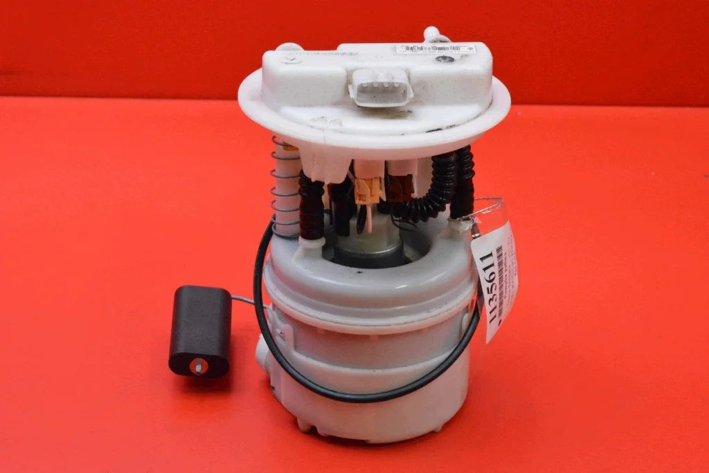 Pompe à carburant 172022377R Dacia Sandero II 1.2 16V