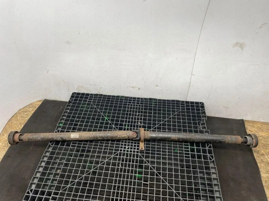 Audi A8 D2 4.2 Drive Shaft 4D0521101M