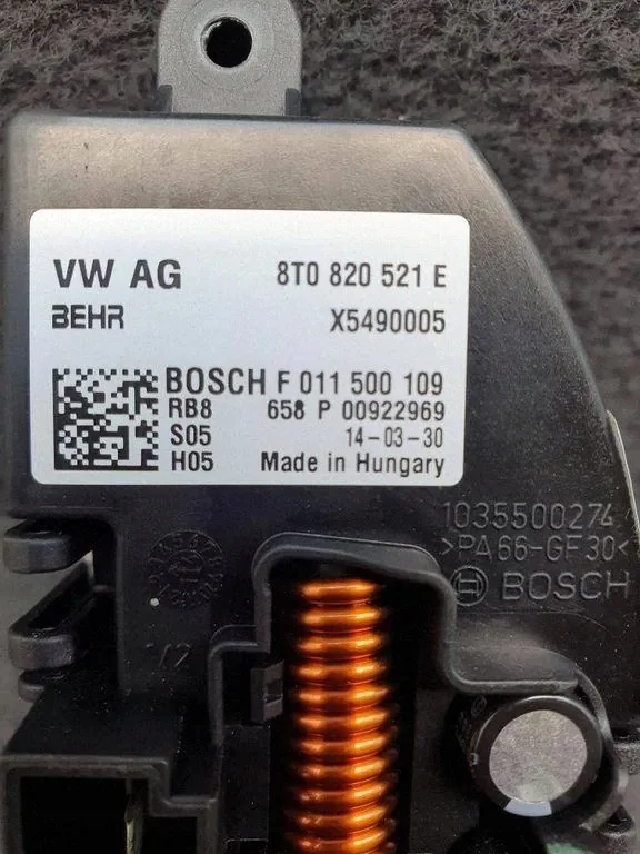 Audi A4 8K Centralita Ventilador 8T0820521E image 5