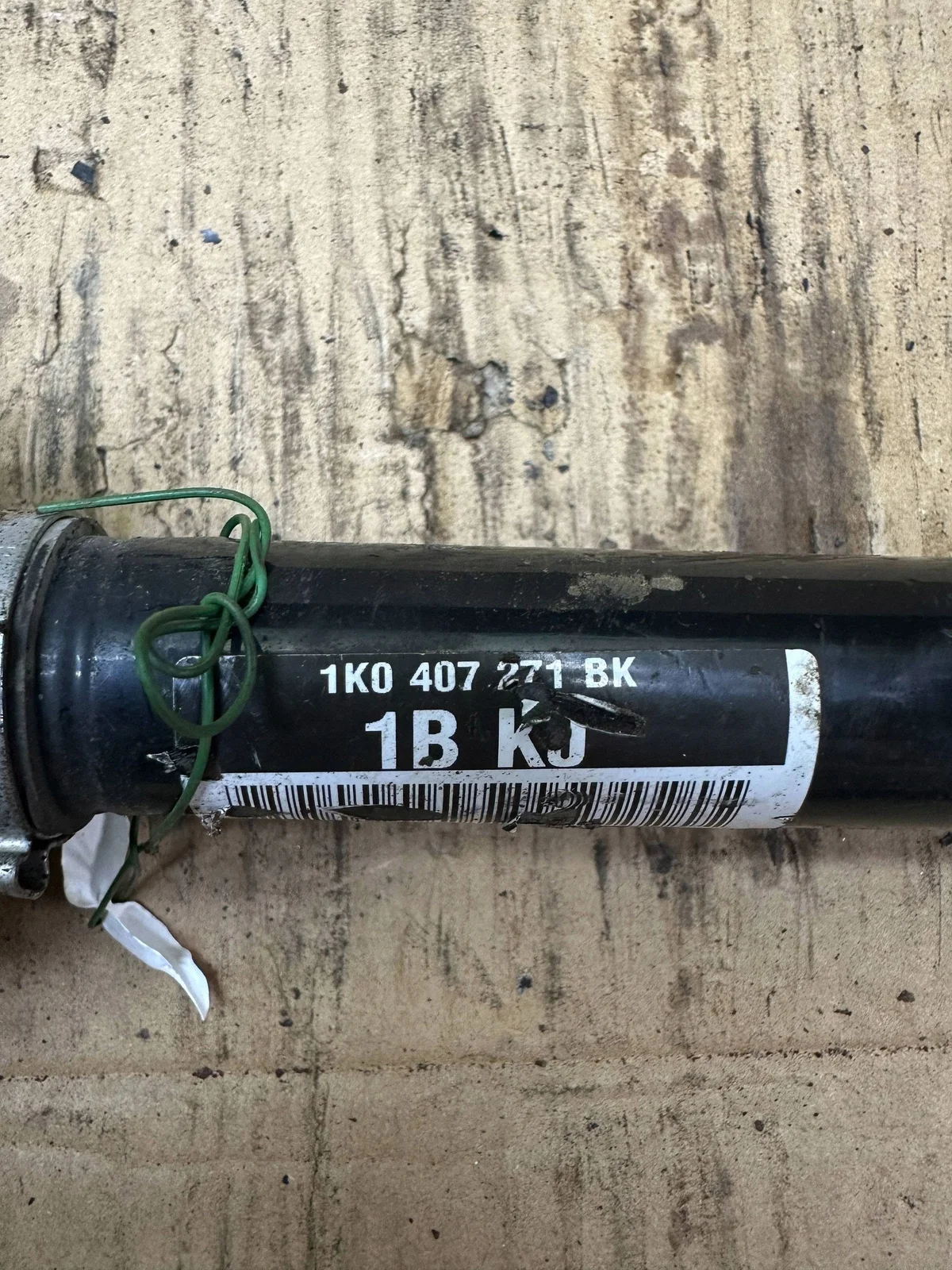 Demi-arbre de transmission 1K0407271BKVAR Volkswagen Golf VII
