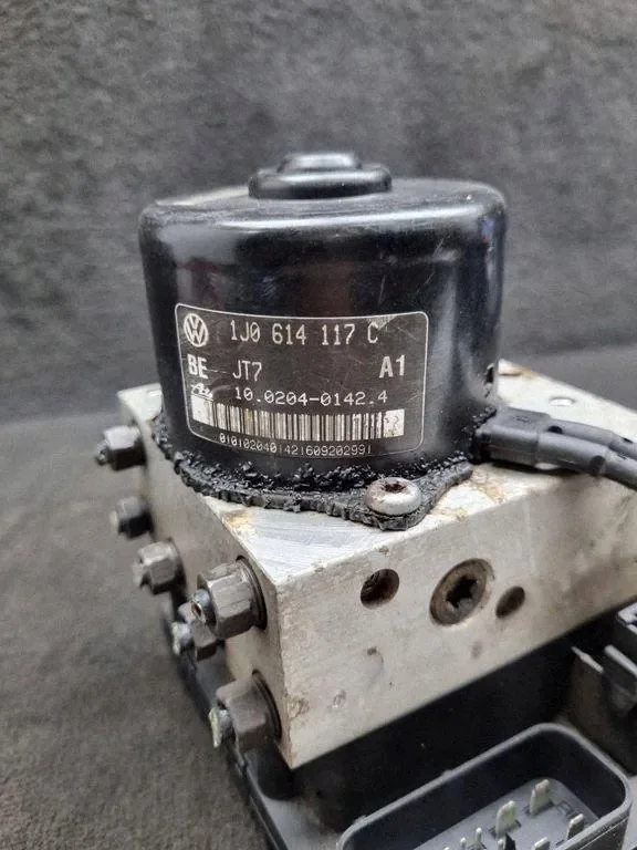ABS pomp Audi A3 Sportback 1J0614117C image 7