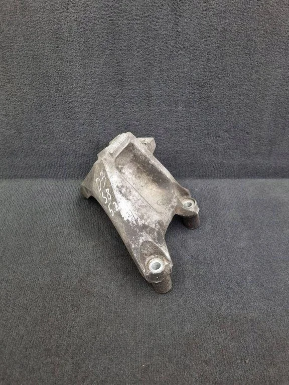 Soporte de motor Audi 4E0199308BQ 5.2L 2007