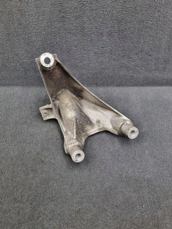 Soporte de motor Audi 4E0199308BQ 5.2L 2007 image 3