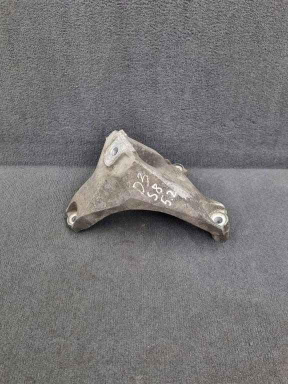 Soporte de motor Audi 4E0199308BQ 5.2L 2007 image 4