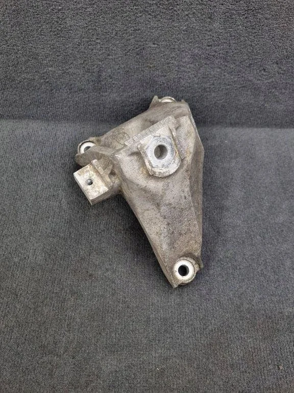 Soporte de motor Audi 4E0199308BQ 5.2L 2007 image 5