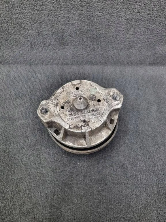 Audi A8 D2 Motorlager links 4D0199381AB image 4