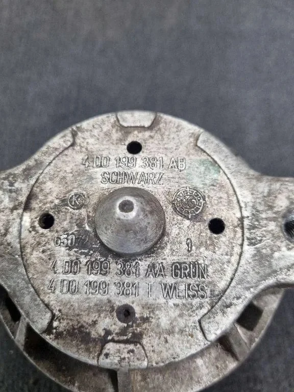 Audi A8 D2 Motorlager links 4D0199381AB image 7