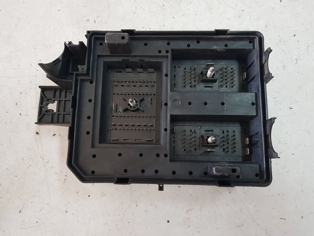 Boîtier de fusibles Opel Mokka X 1.6 CDTI I42397198I