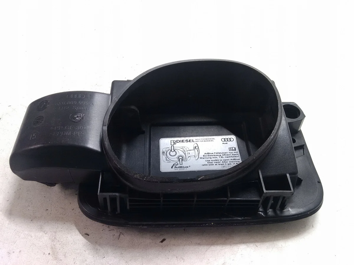 Audi A6 C7 Fuel Filler Flap 8K0010508CS