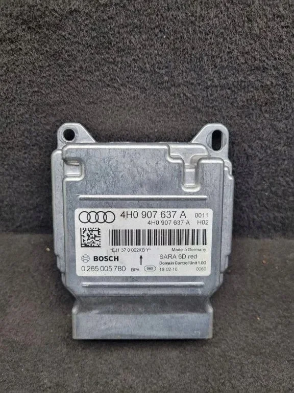 Ohjausyksikkö ABS-pumppuun Audi A8 D2 4H0907637A