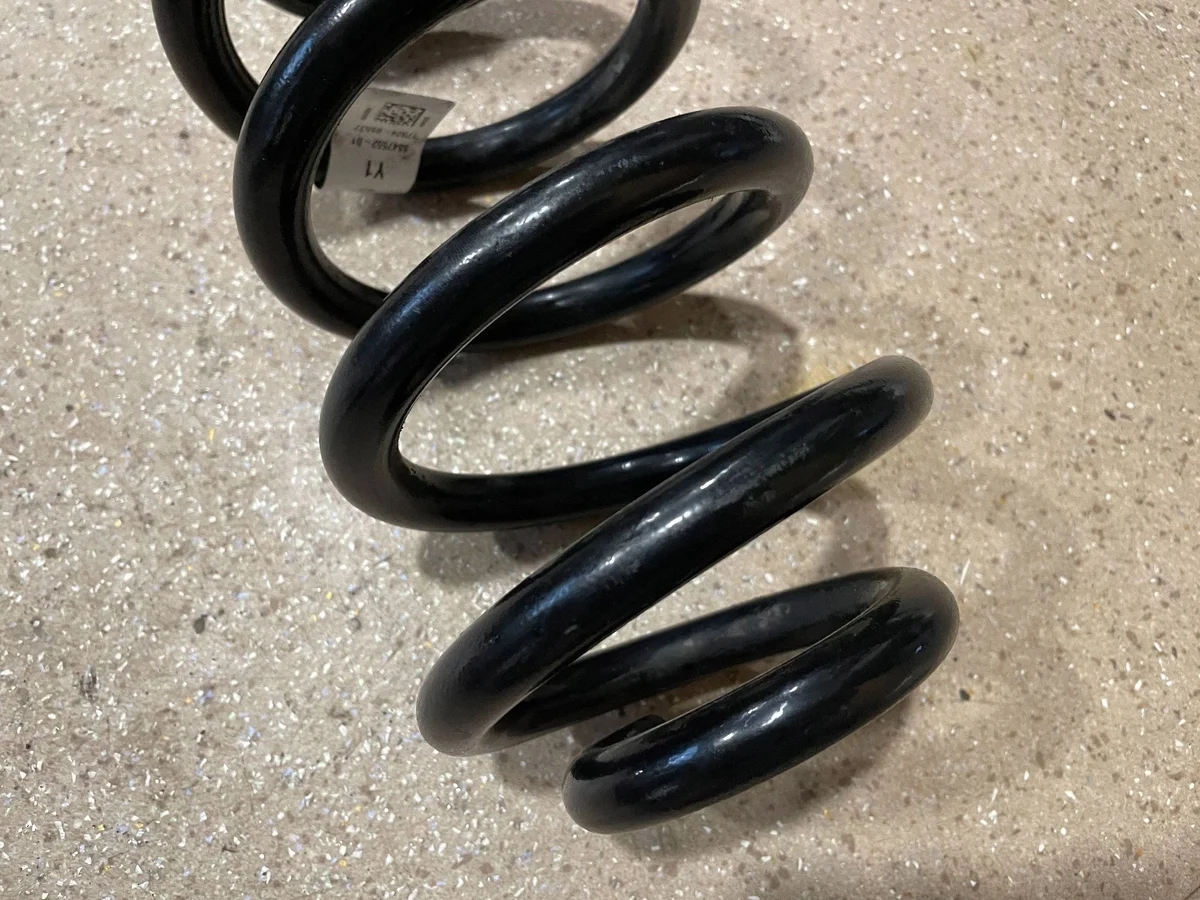 Front Coil Spring BMW X1 U11 8847552 image 4