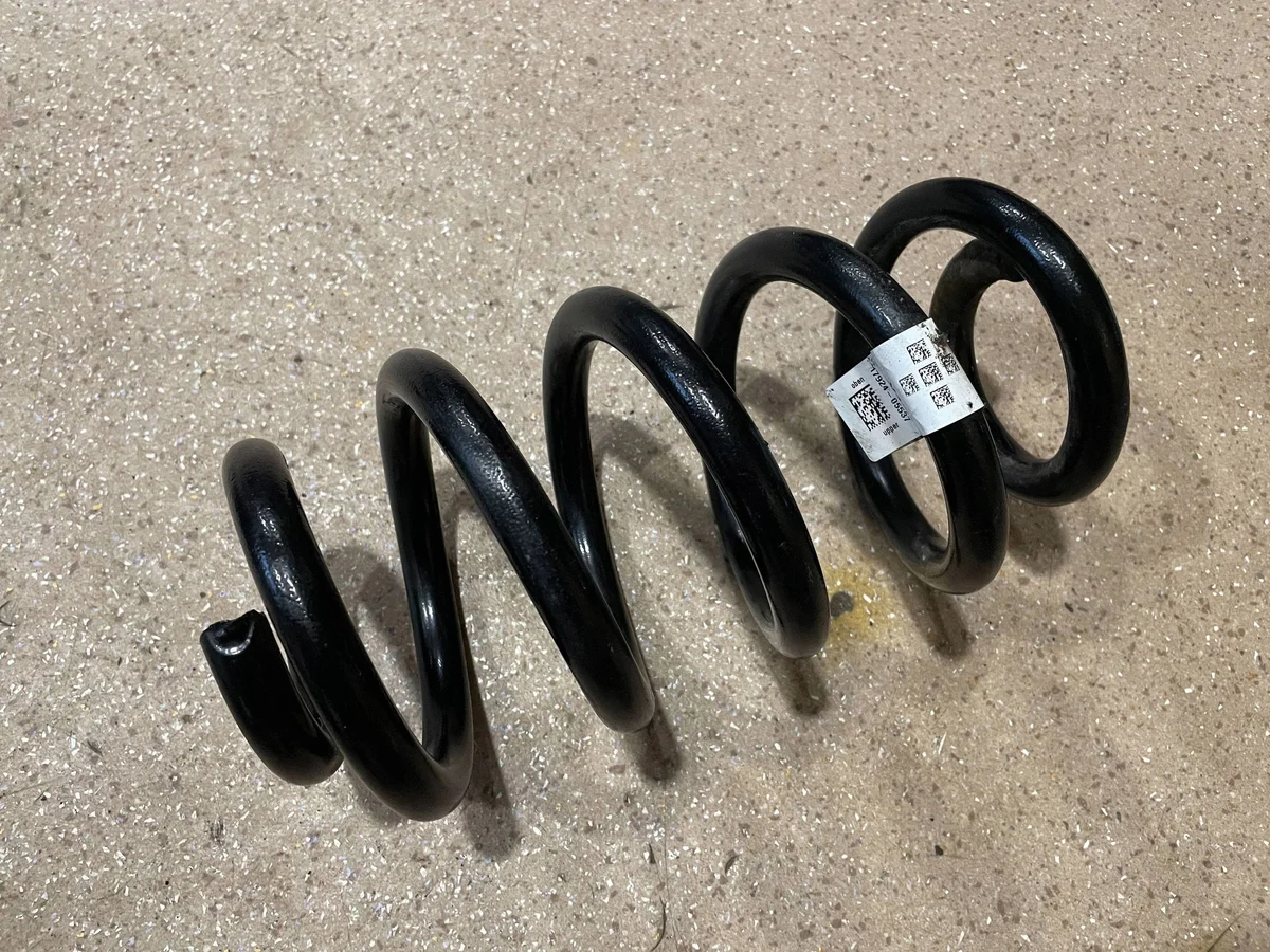 Front Coil Spring BMW X1 U11 8847552 image 5