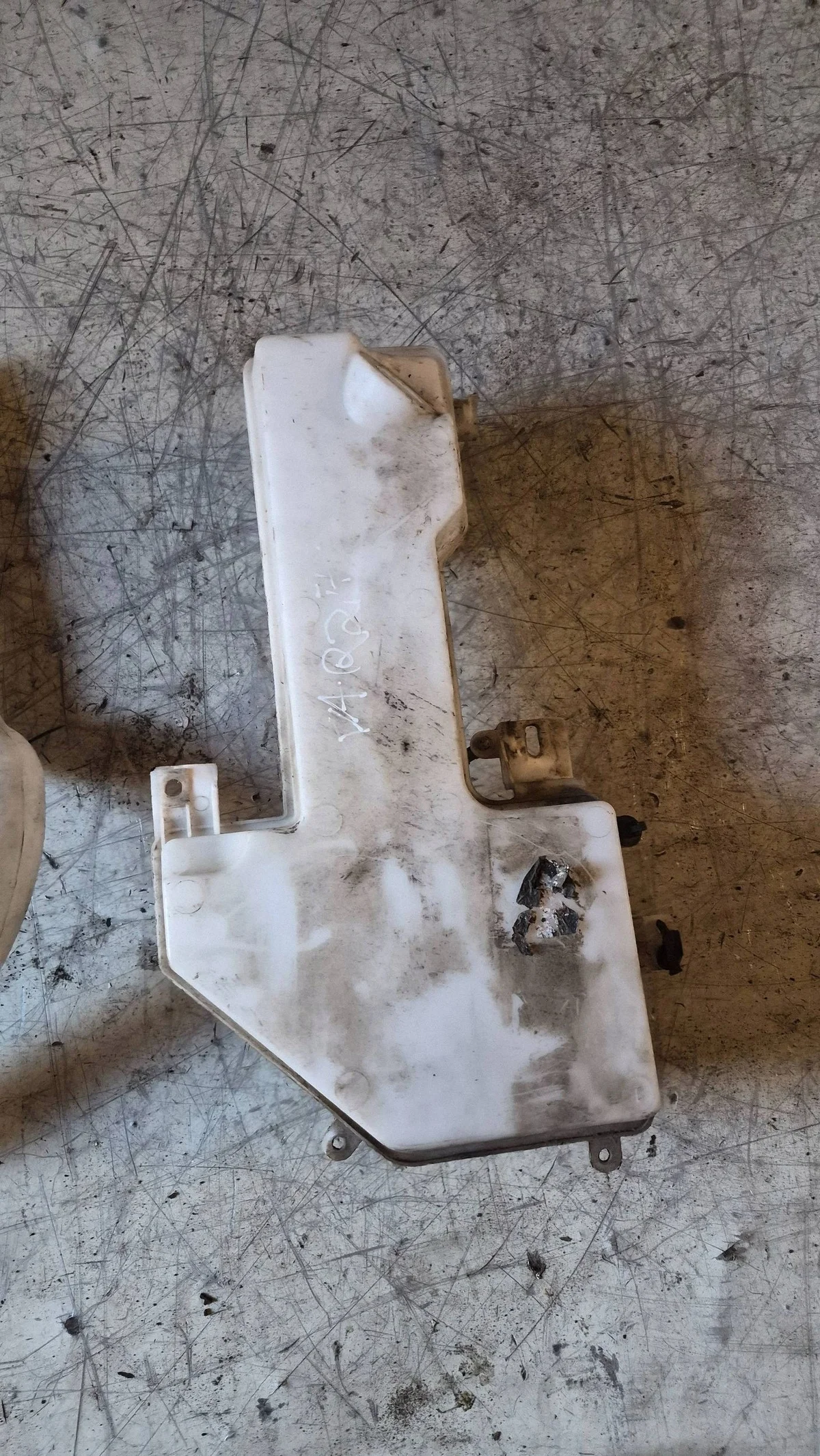 Réservoir lave-glace Ford Transit Custom MK8 BK21-13K185-A image 3