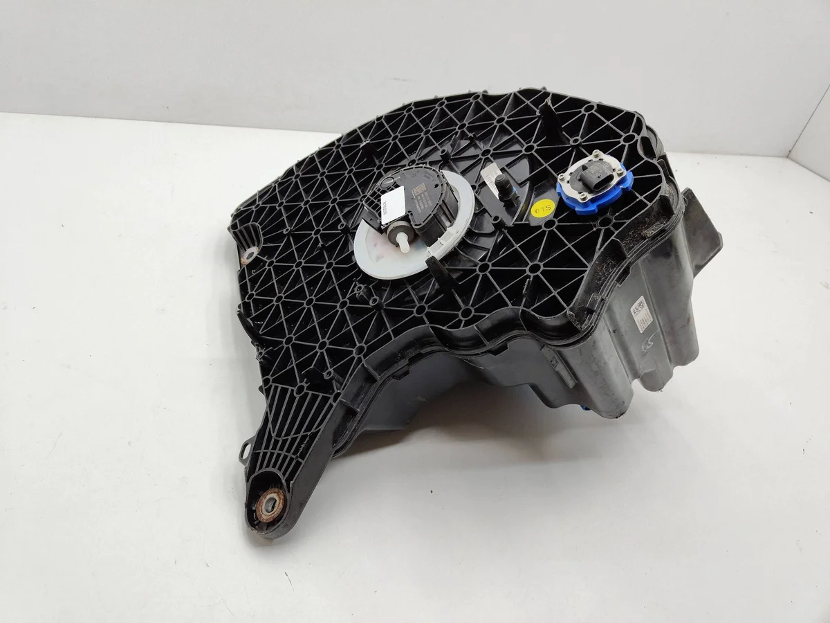 Audi A4 B9 AdBlue Tank Pumpe 8W0131969K